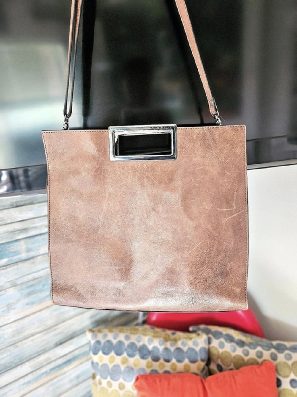 GENICCI Structured Shoulder Bag in Brown